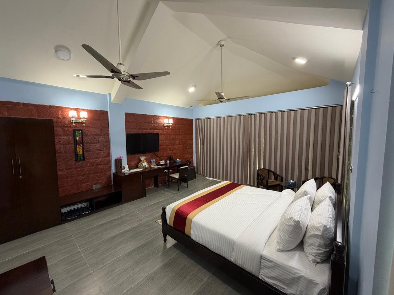 Premium Suite 4